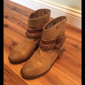 Roxy Skye Ankle Boots