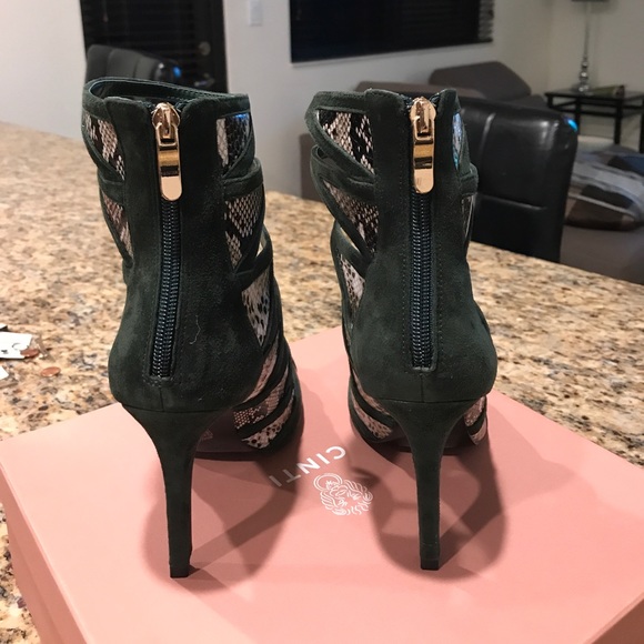 CINTI Italian Suede Snake print Bootie - Picture 3 of 6