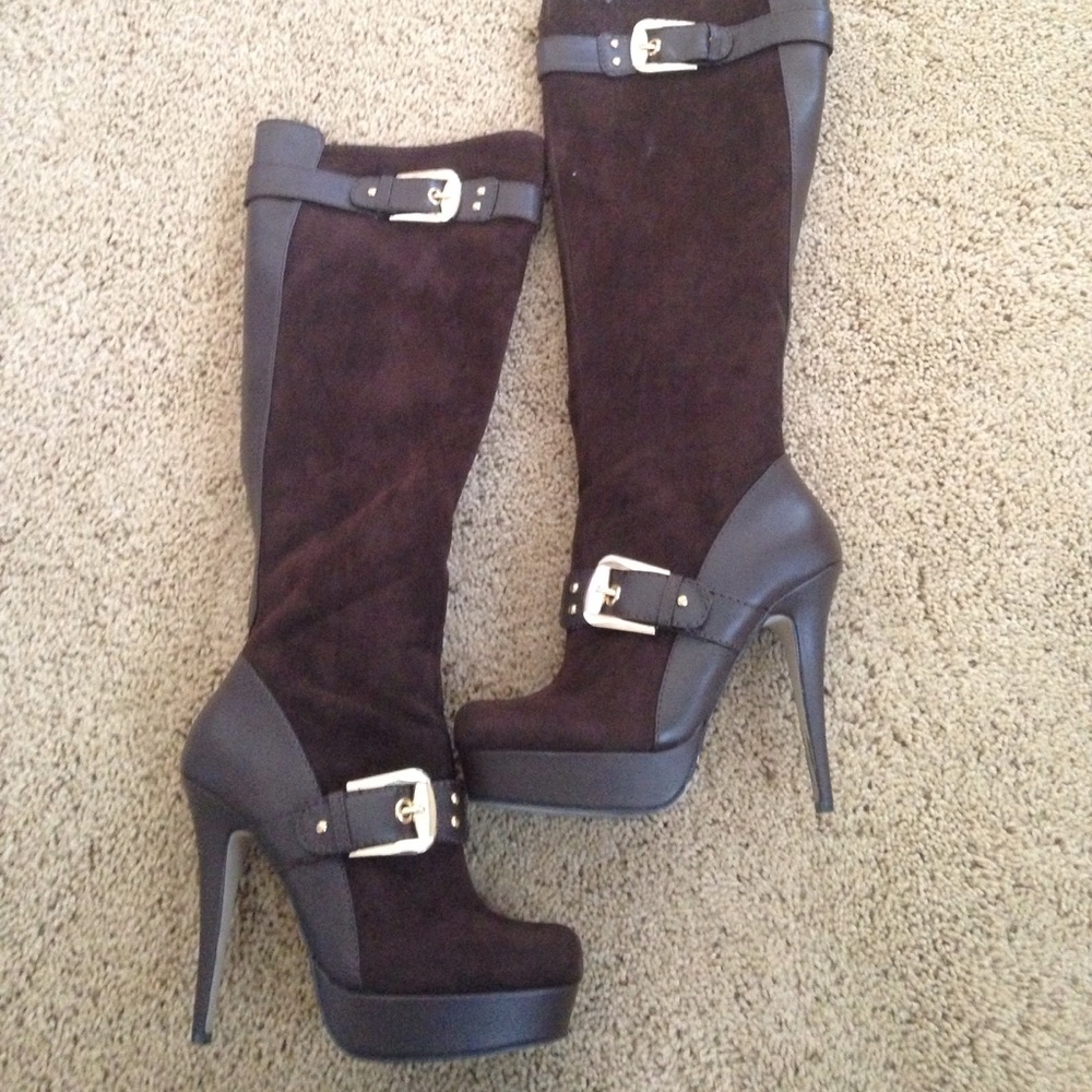 Knee high Brown Platform boots