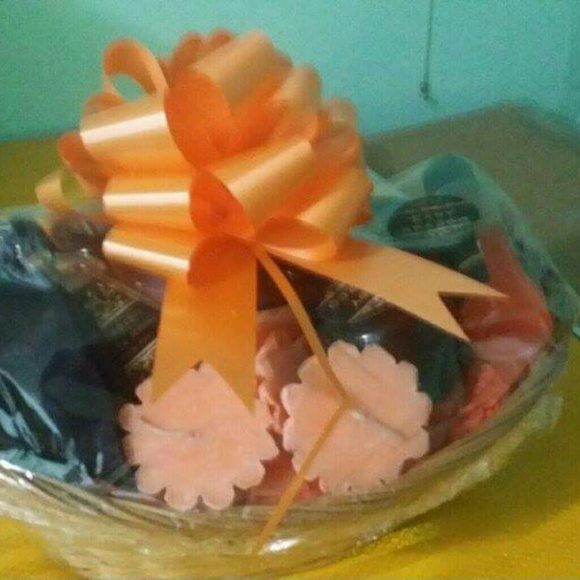 All natural spa and body gift baskets - Picture 2 of 3