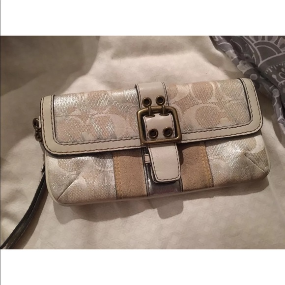 Coach silver & white wristlet - Picture 3 of 3
