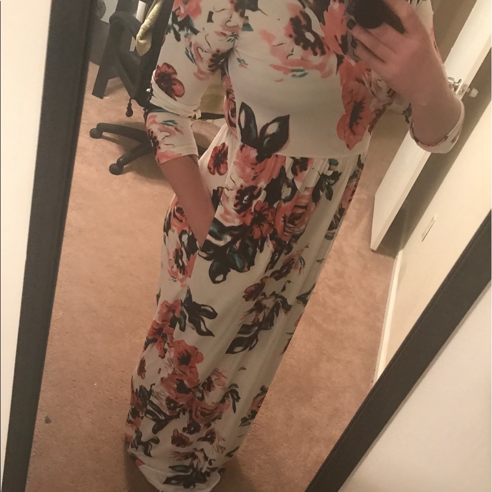 White floral maxi with pockets
