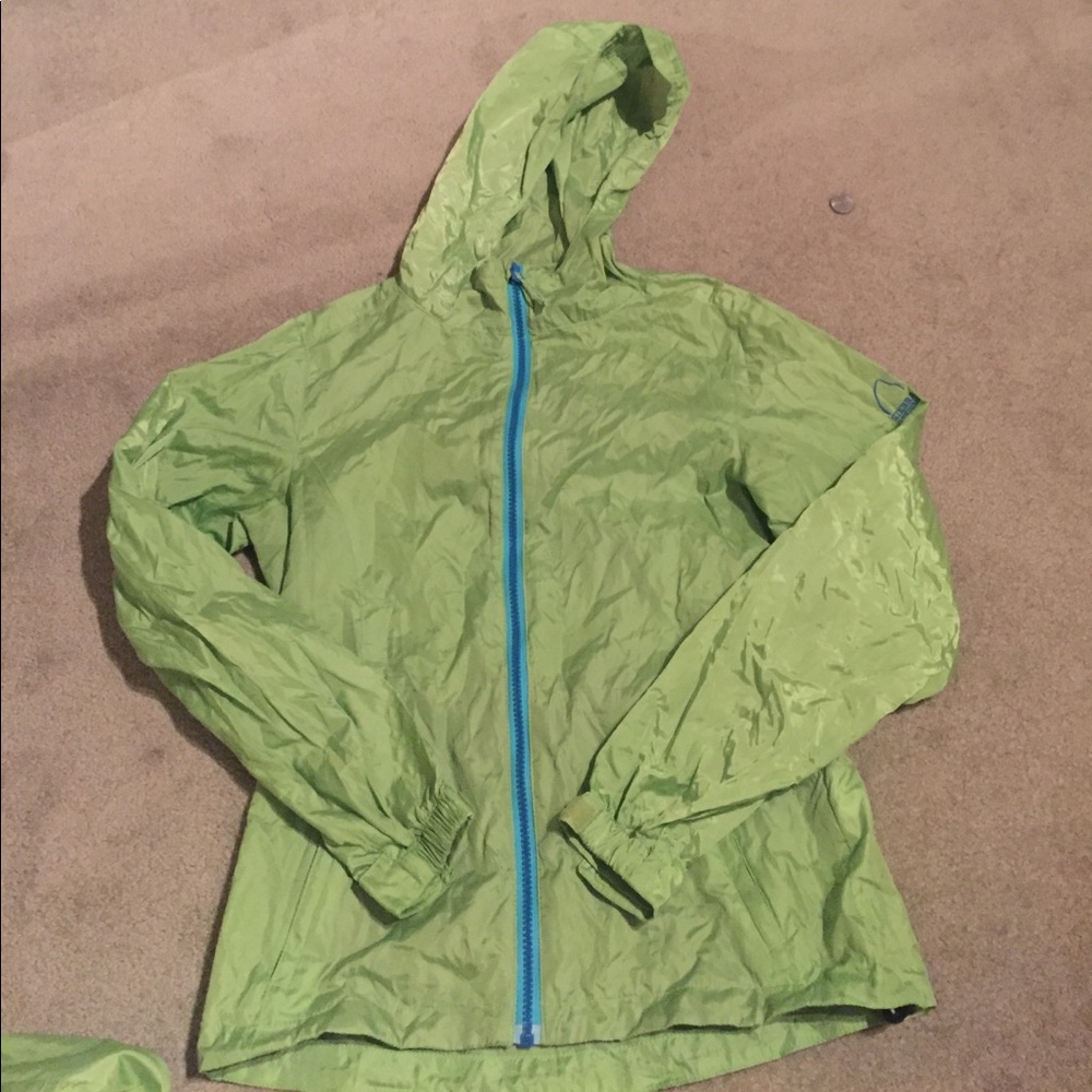 Sierra designs wind breaker