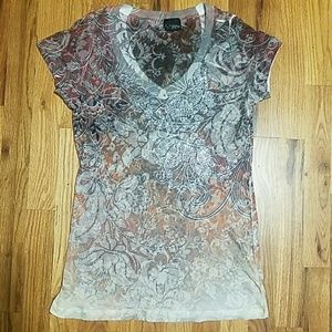 DAYTRIP V-Neck Fitted Tee MEDIUM