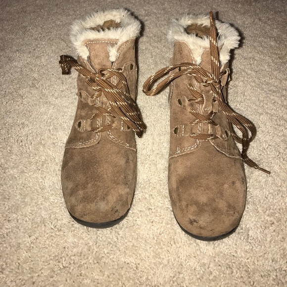 Earth's Origins Shoes - Earths Origin booties with fur lining