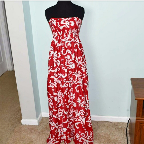 Dresses & Skirts - Gorgeous Red & White Print Strapless Maxi Dress