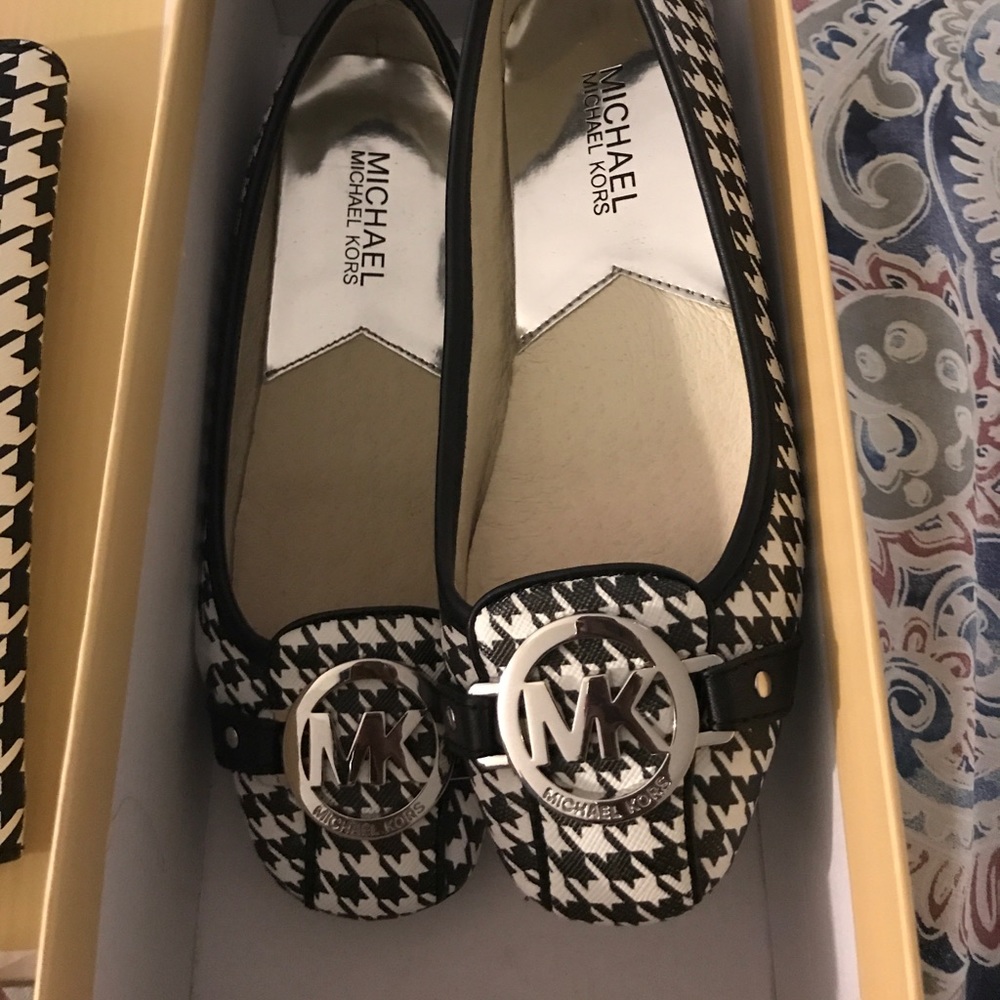 Michael Kors Shoes with matching wallet