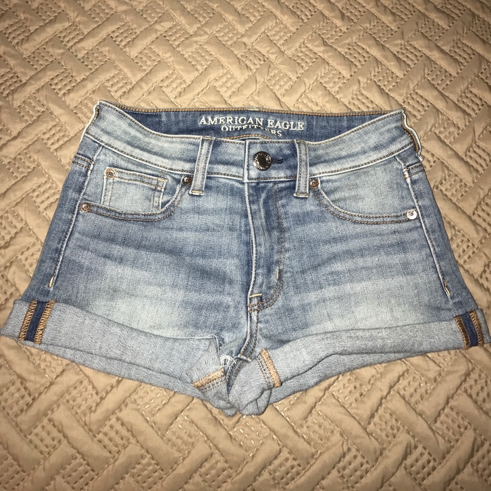 American Eagle light wash shorts