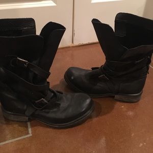 Steve Madden black leather boot