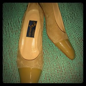 Joel Parker classic pumps