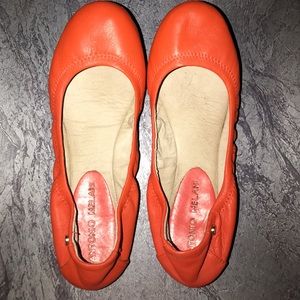 shoes similar to tieks