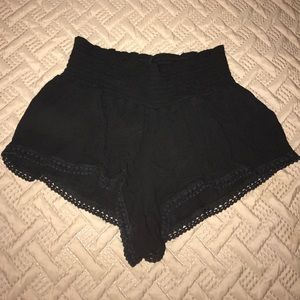 Banded black short stretchy mini shorts
