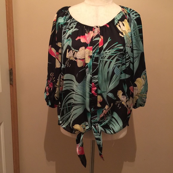 Jennifer Lopez floral top size M - Picture 2 of 5