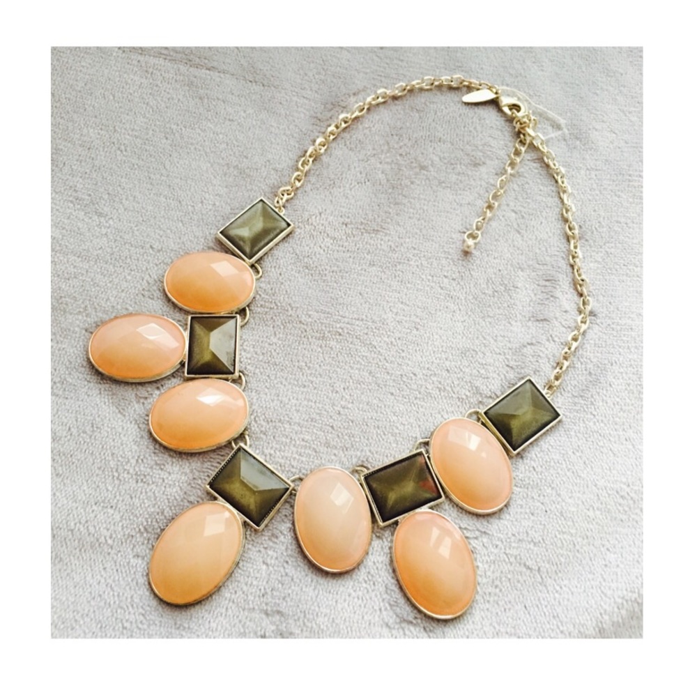 💎BOGO FREE • Nude & Gray Statement Bib Necklace