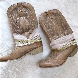 Coconuts ribbon & lace Cowboy boots 🎀
