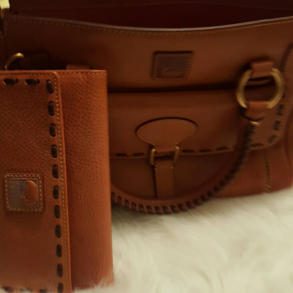 Dooney & Bourke