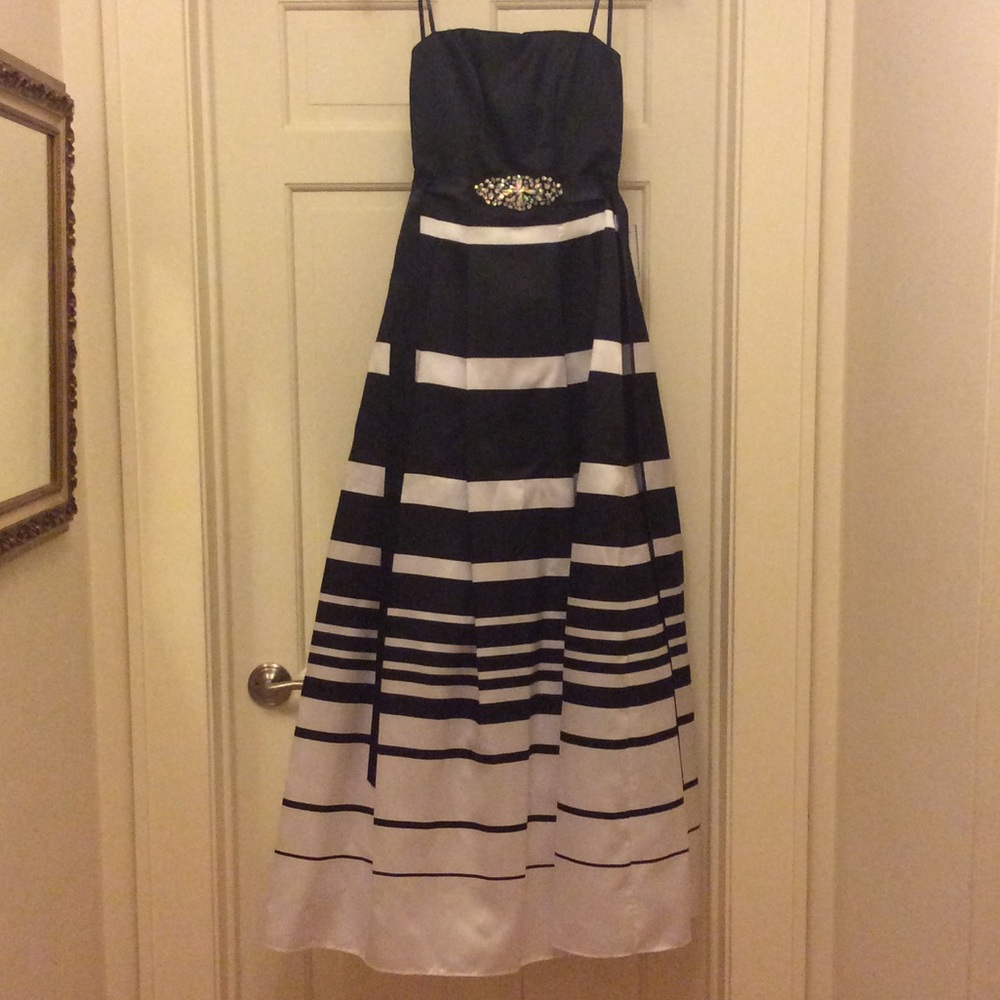 Women formal gown