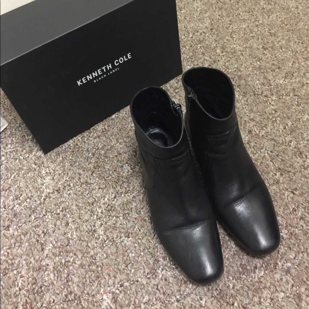 Kenneth Cole Black Low Heel Leather Booties - Picture 1 of 5