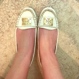 Off white Authentic Tory Burch Flats! ❤️
