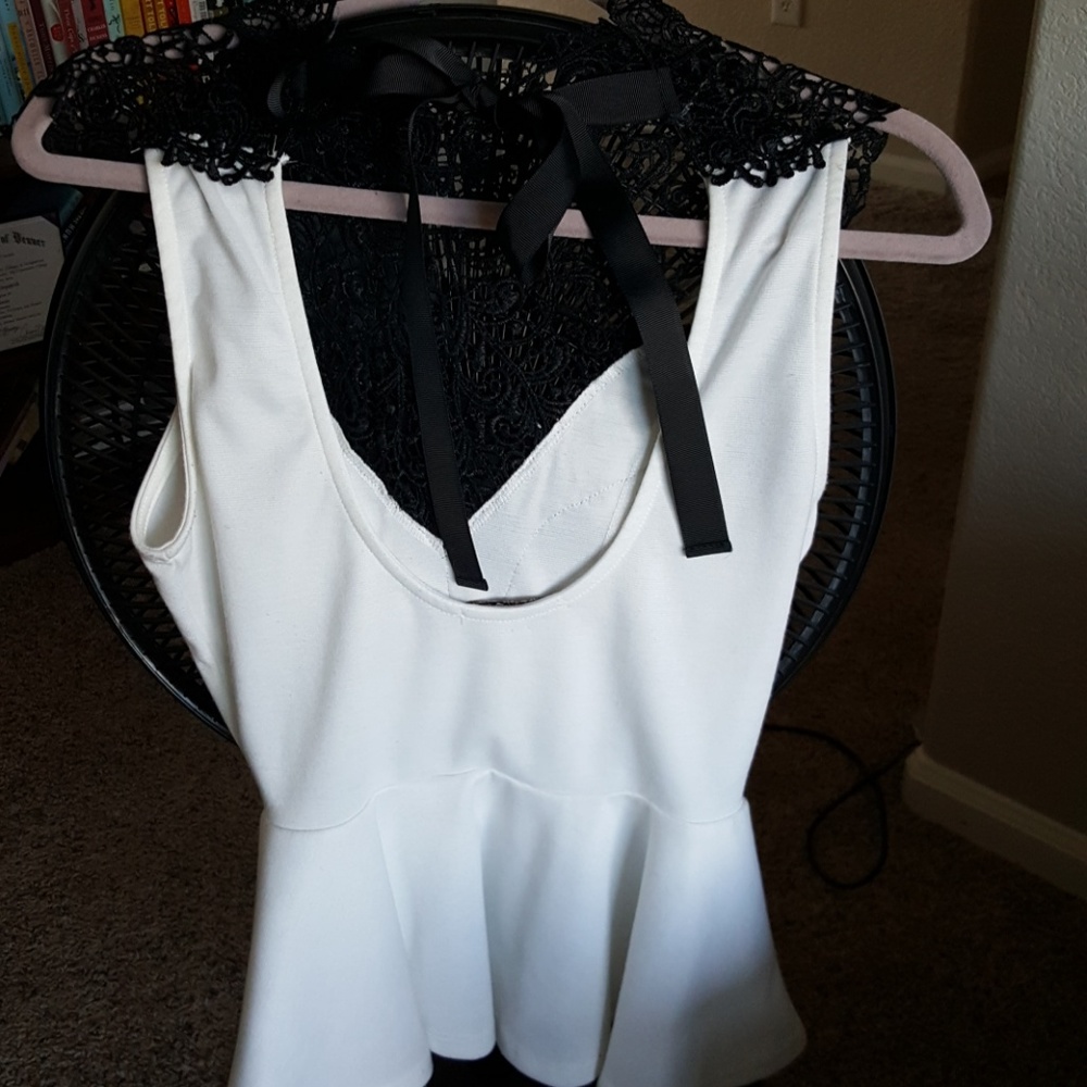 Black and white peplum top - Picture 2 of 2