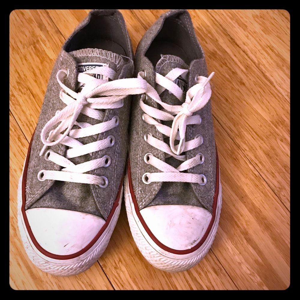 Size 7-8 Gray Converse