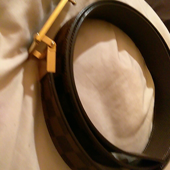 Louis Vuitton - Picture 3 of 3