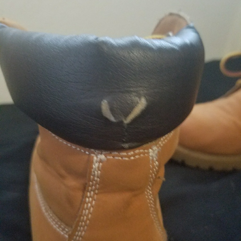 Boots - Picture 4 of 7