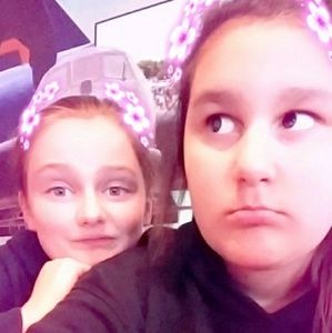 Meet your Posher, Chloe