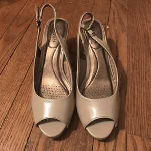 Comfortable nude sling back heels
