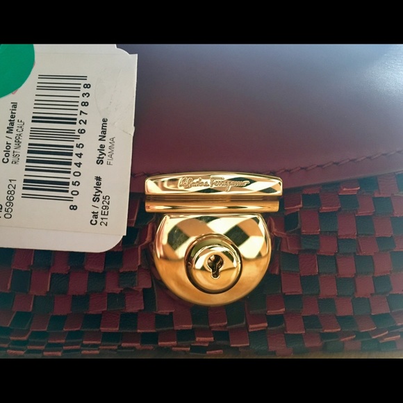 3HOURS LEFT!!!! SELLING ON EBAY! ACT NOW!! - Picture 2 of 8