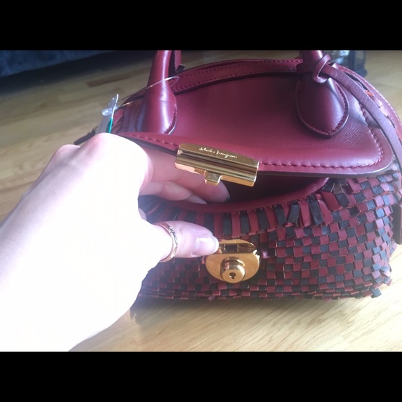 3HOURS LEFT!!!! SELLING ON EBAY! ACT NOW!! - Picture 5 of 8