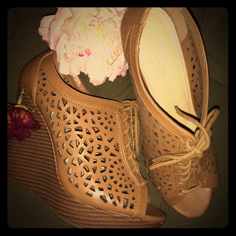 Brown Laser cut Wedges