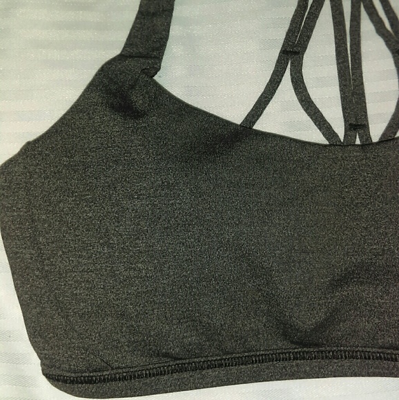 Lululemon Free To Be Zen Bra - Grey - Sz 4 - NWT - Picture 2 of 8