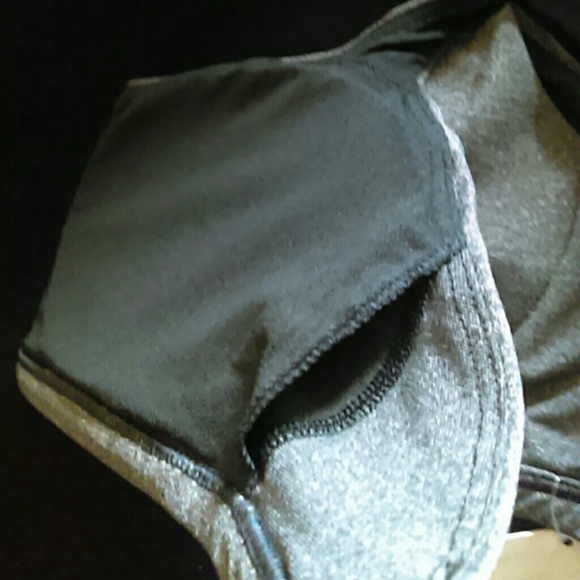 Lululemon Free To Be Zen Bra - Grey - Sz 4 - NWT - Picture 6 of 8