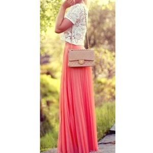 SALE 💋 Pink maxi skirt