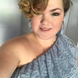 Meet your Posher, Madeleine