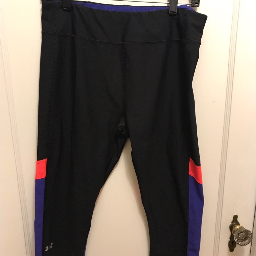 Under Armour cropped workout pants