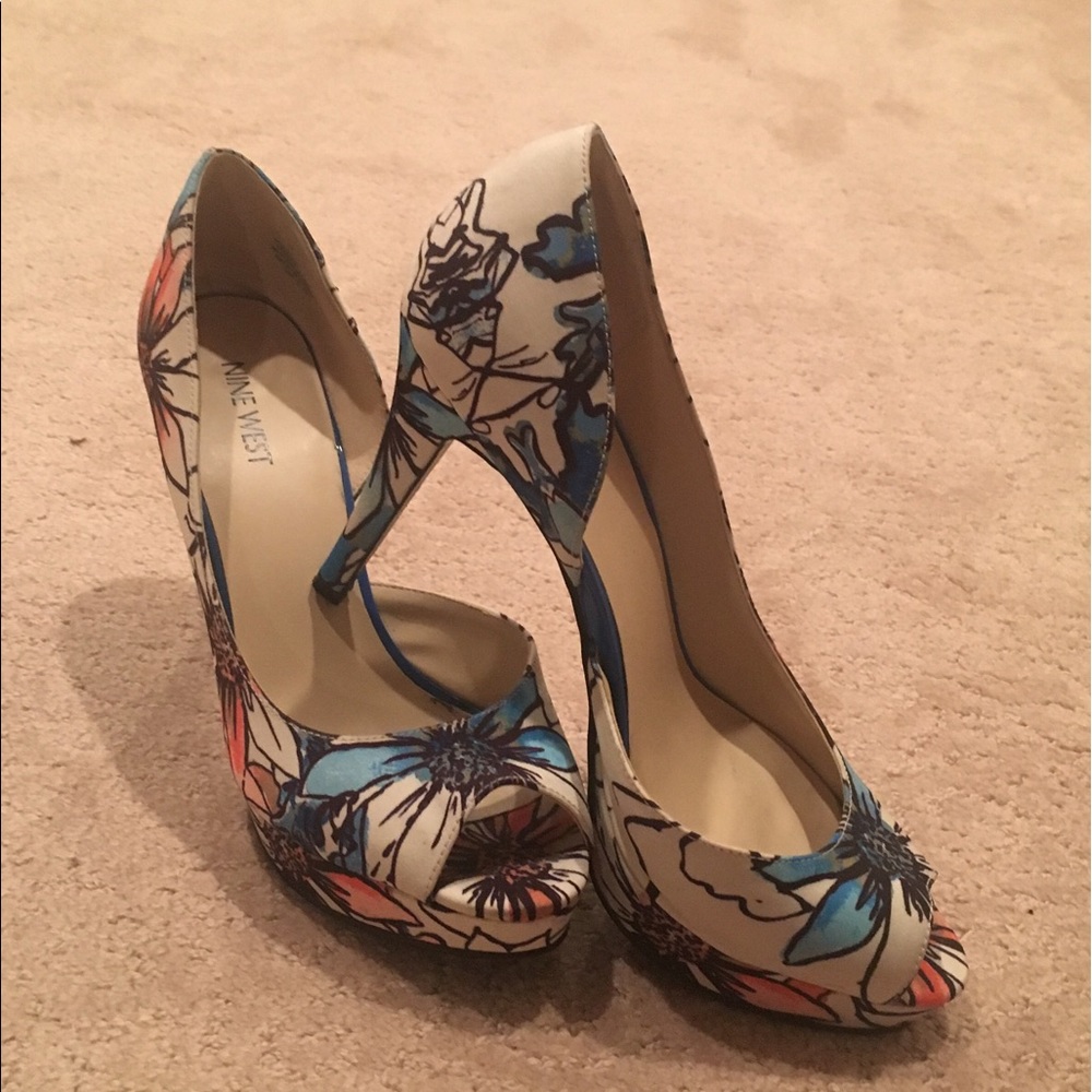Nine West sexy floral peep toe