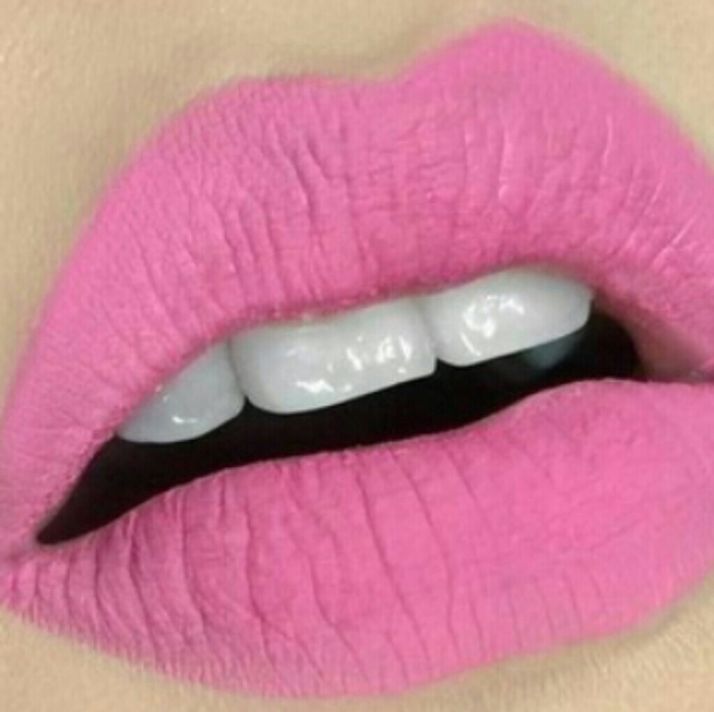 By Nanda lip color - Picture 1 of 2