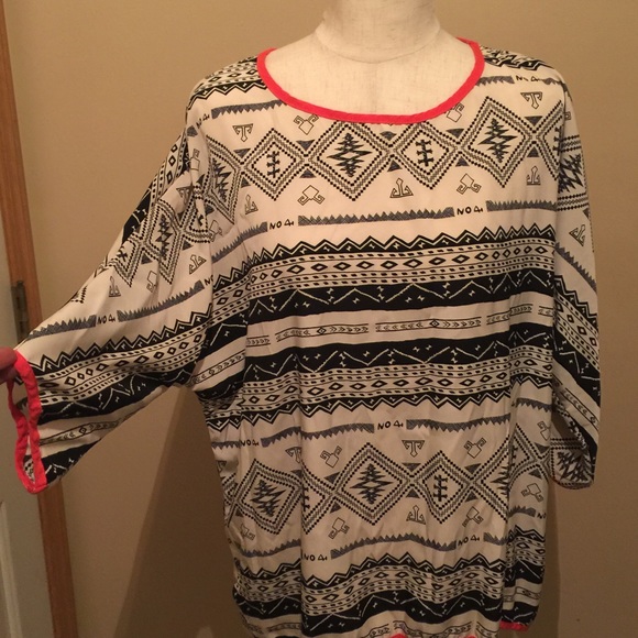 Bobeau boho top - Picture 2 of 4