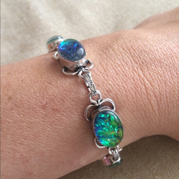 ↘2/$20↙Beautiful silver costume bracelet - Picture 3 of 4