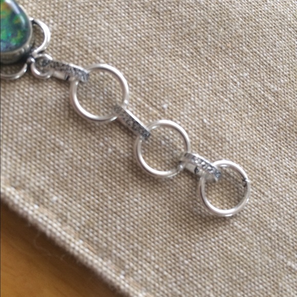 ↘2/$20↙Beautiful silver costume bracelet - Picture 4 of 4