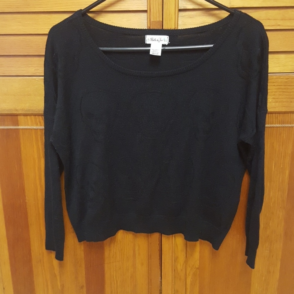 Black skulls crop top