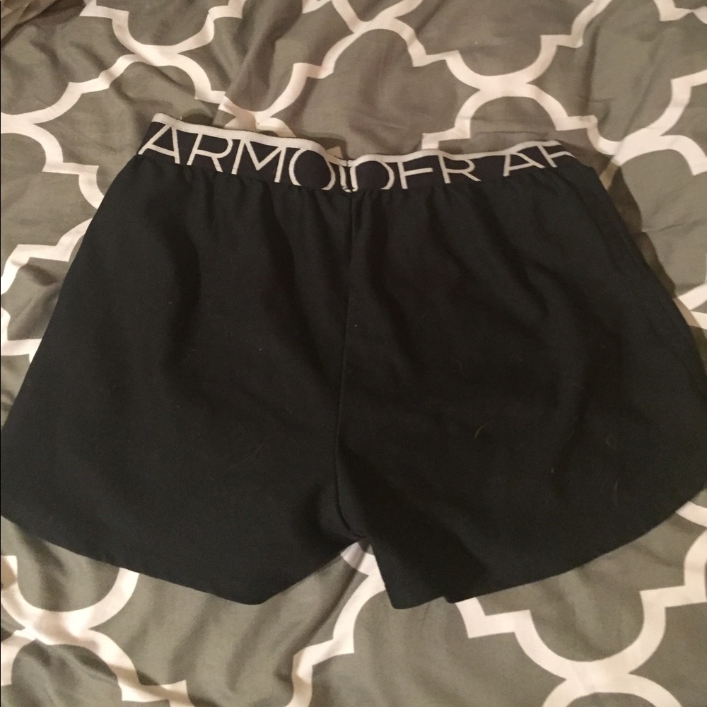 Black UA shirts