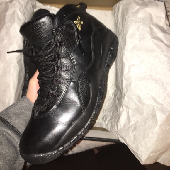 Jordan 10s NYC size 9.5 - Picture 2 of 3
