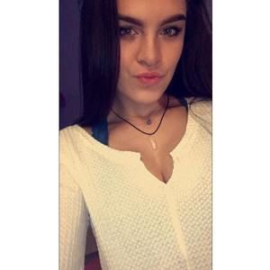 Meet your Posher, Olivia