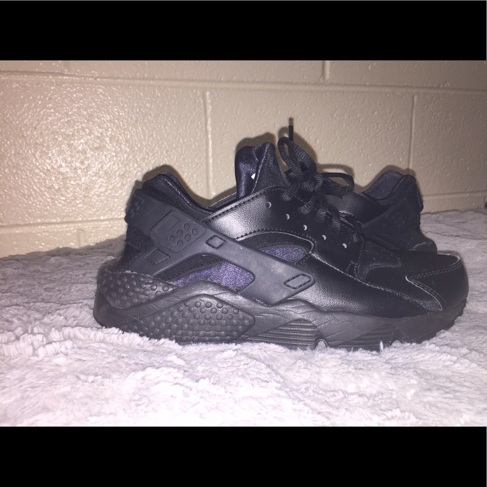 Women's Nike huaraches