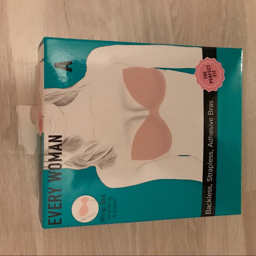 Adhesive bra - Picture 2 of 5