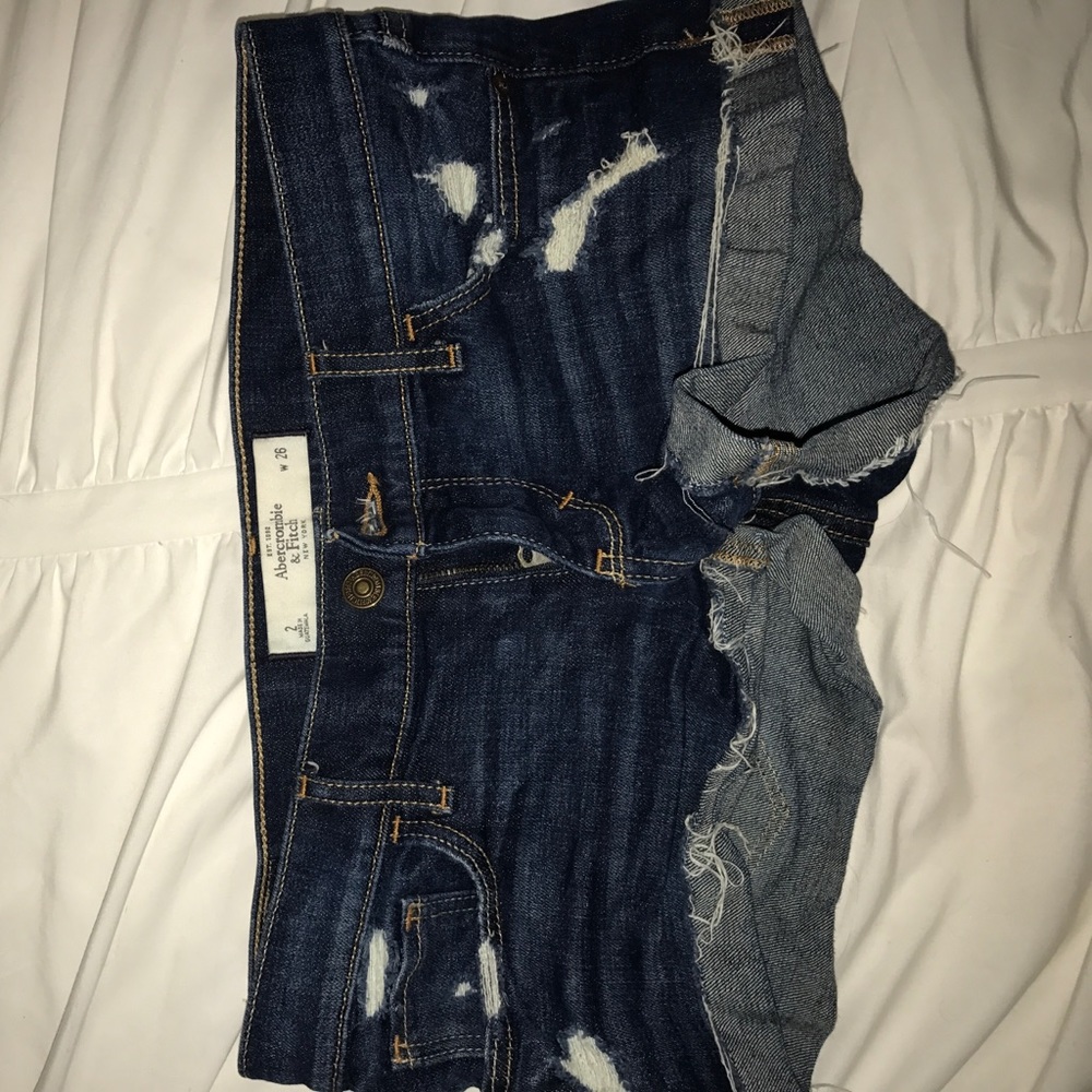 Abercrombie Size 2 (26) shorty shorts