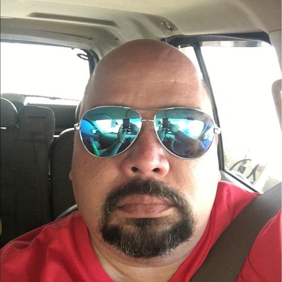 Meet your Posher, Sixto - Picture 1 of 1